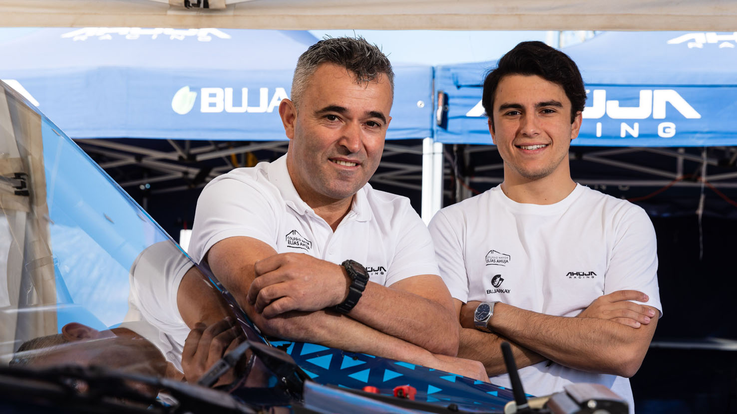 Fidel Castillo y Fausto Mota del equipo Ahúja Racing.