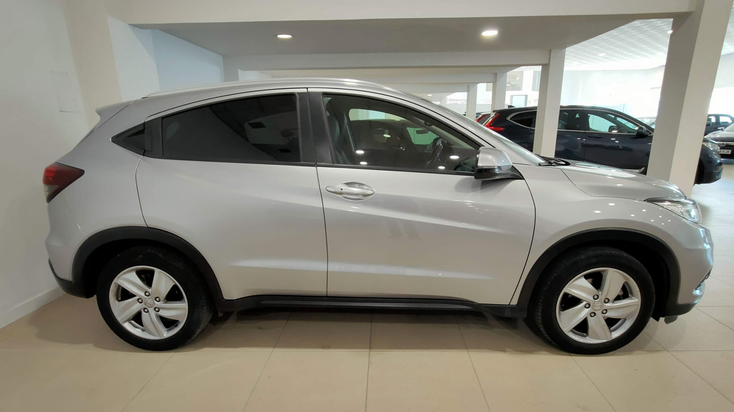 Honda HR-V color plata de ocasión.