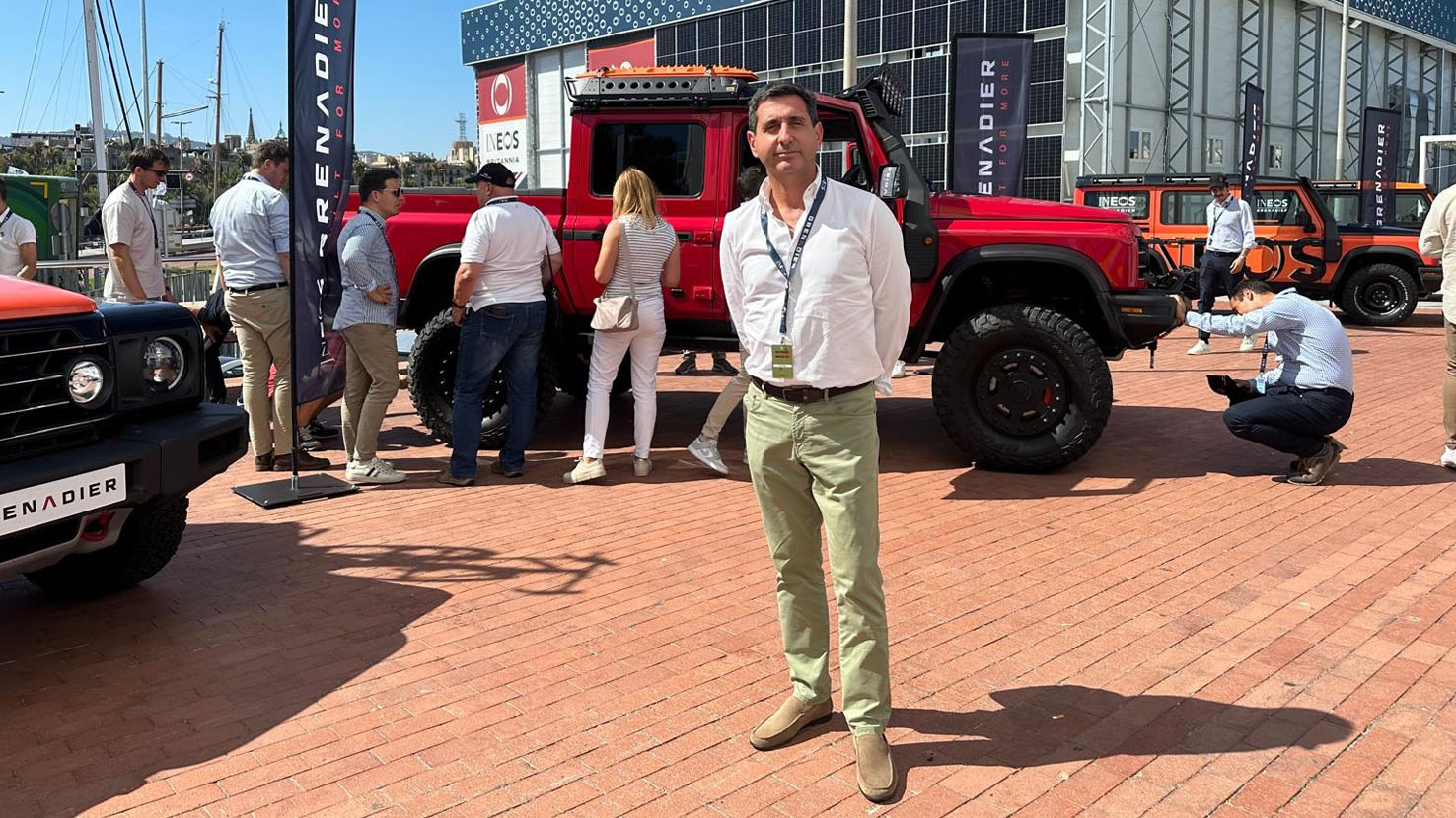 Carlos Oliva, gerente de Cotri Off-Road, en la reunión de concesionarios Ineos.