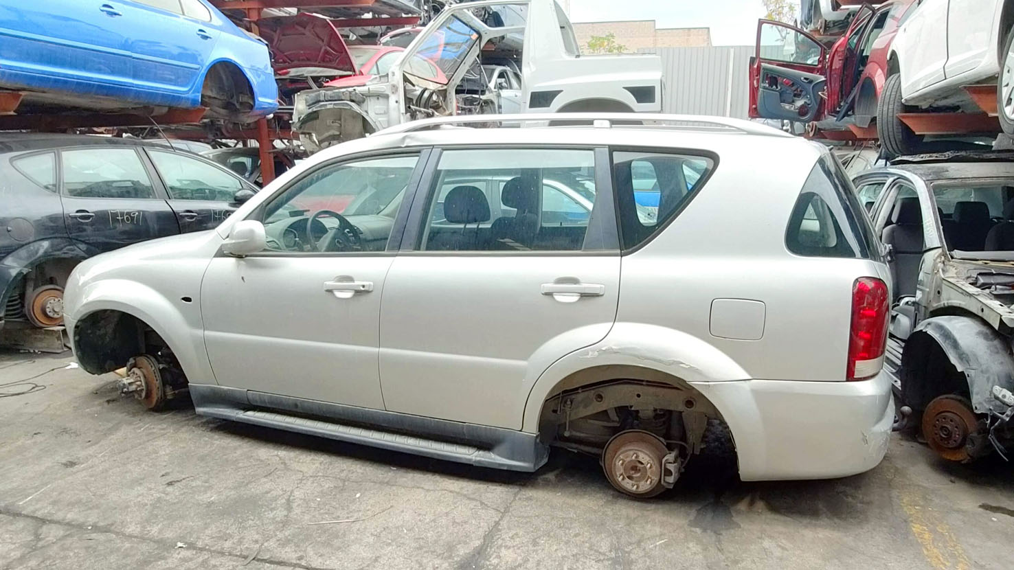 SsangYong Rexton color plata en Autodesguace CAT La Mina.