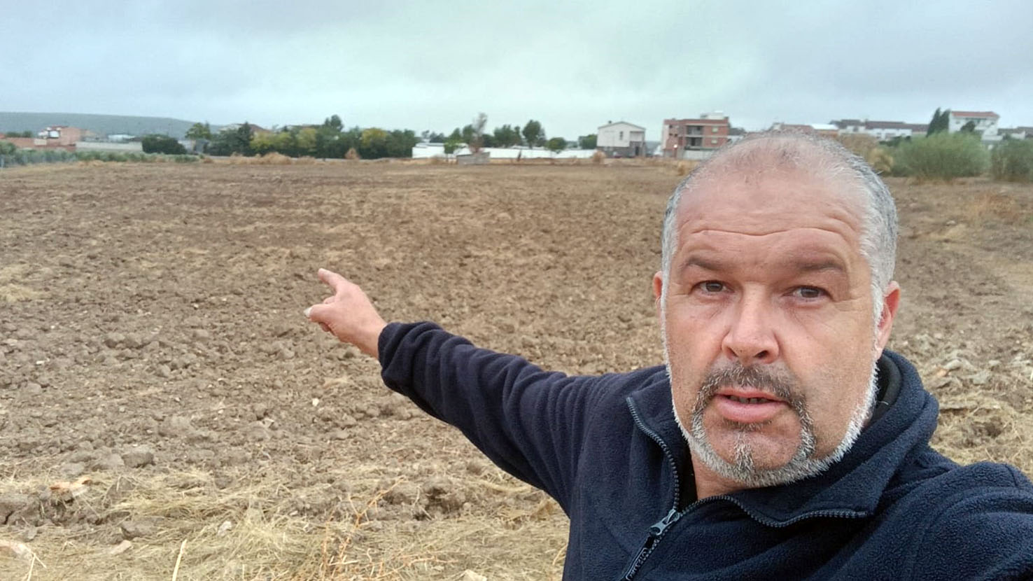 Juan Millán, coordinador del CAEX preparando el circuito para el Extreme 4x4 de Castellar.